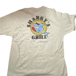 Vintage 1998 Sharkys Grill T-Shirt